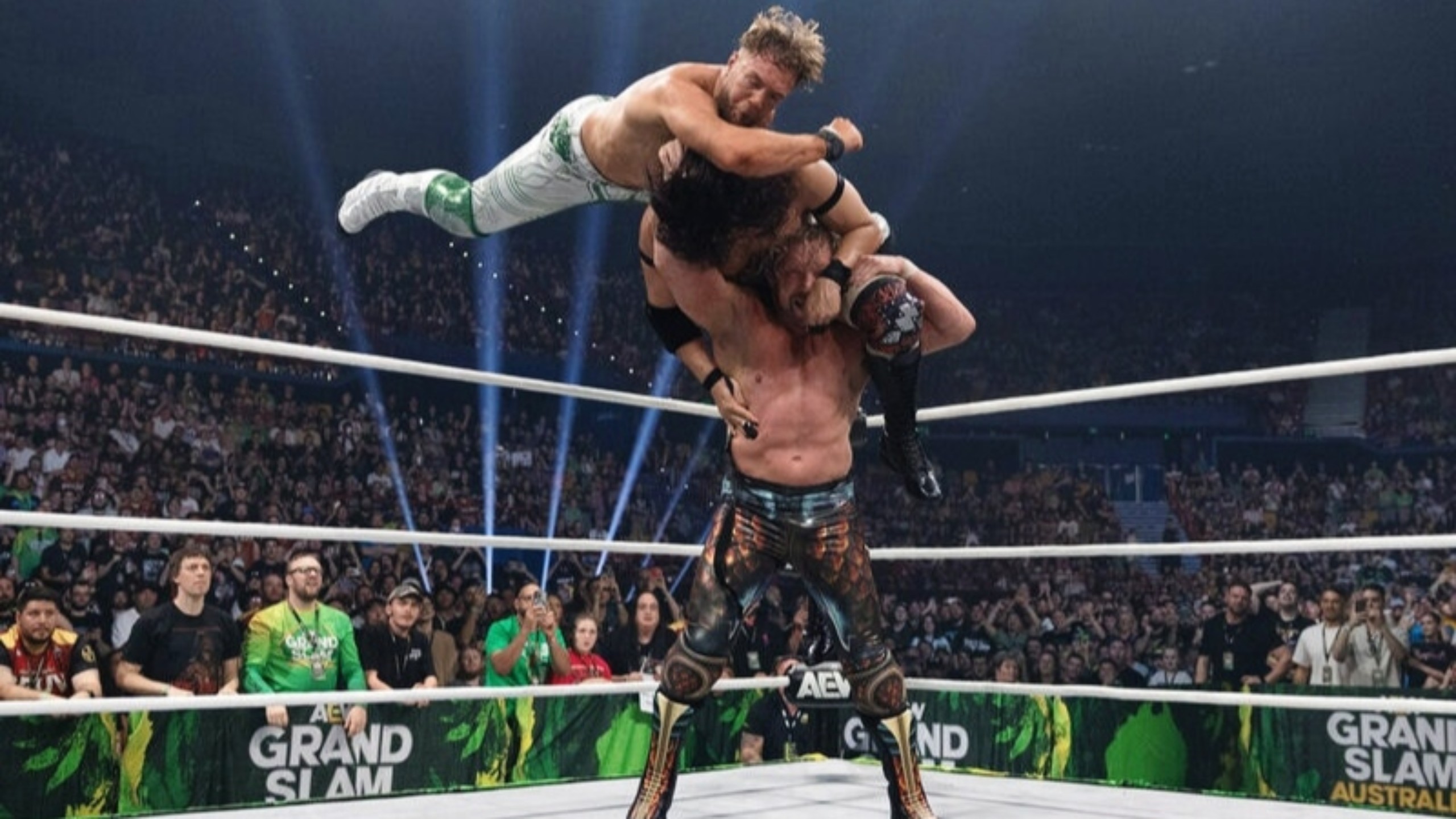 J9-莱万多夫斯基焦点对战，德约科维奇与70激战澳大利亚队分钟，最后时刻胜出胜负难料！的简单介绍